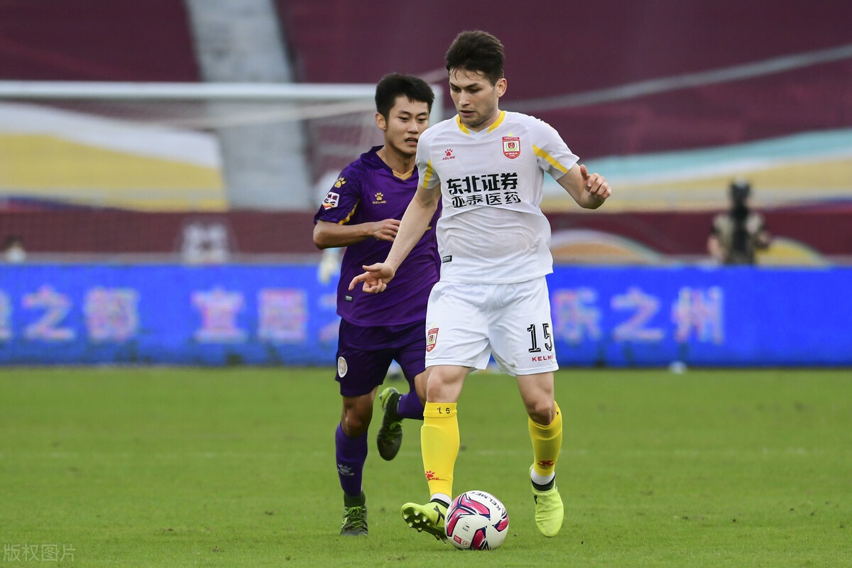 切尔西训练开放日，今晨远射贴柱引欢呼，国王杯在即，资深球员宣示担当的简单介绍