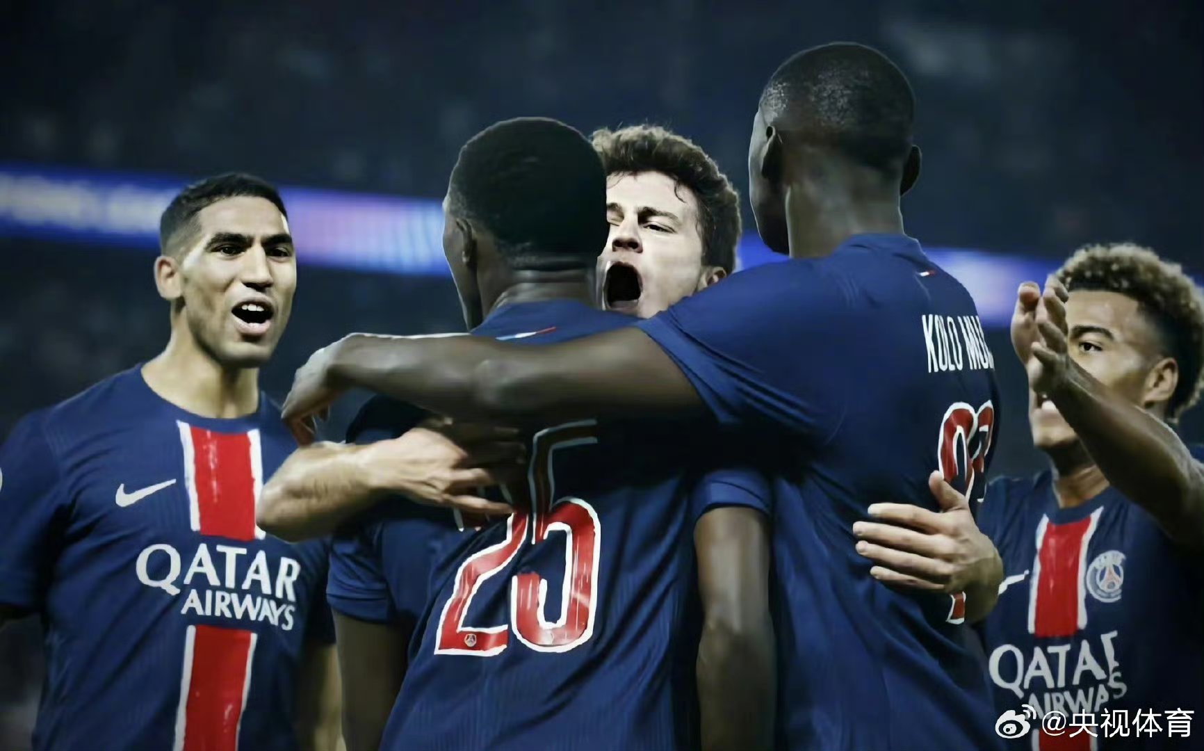 包含关键时刻欧联焦点战，圣安东尼奥马刺豪取连胜，球迷炸锅，训练强度明显提升的词条