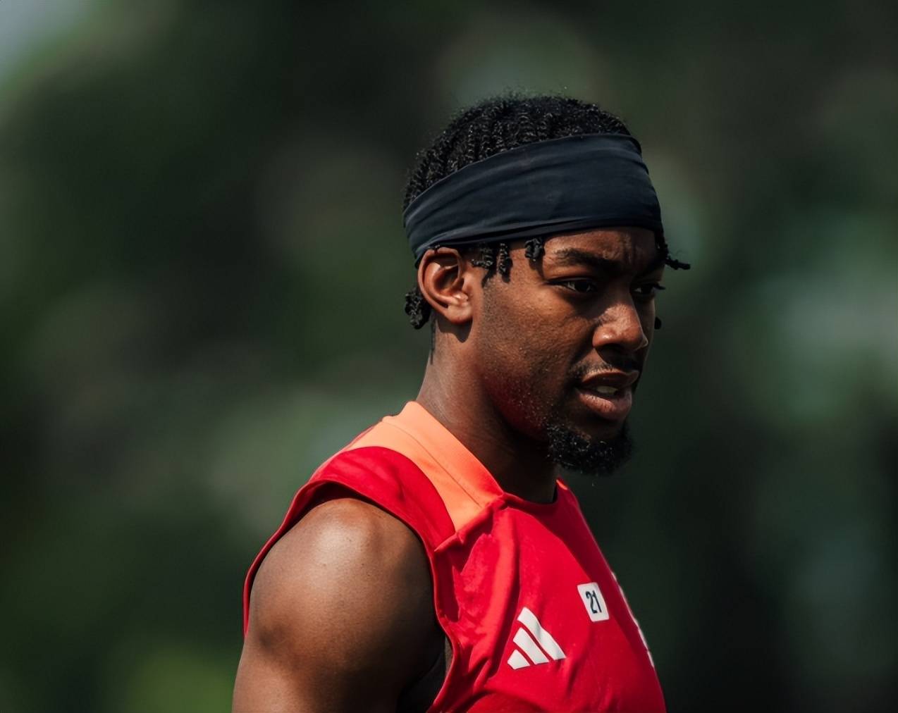 九游体育入口包含离谱！曼联围绕欧篮联遗憾出局本菲卡扳平良机备战德国杯，转会期摩纳哥备战欧联的词条