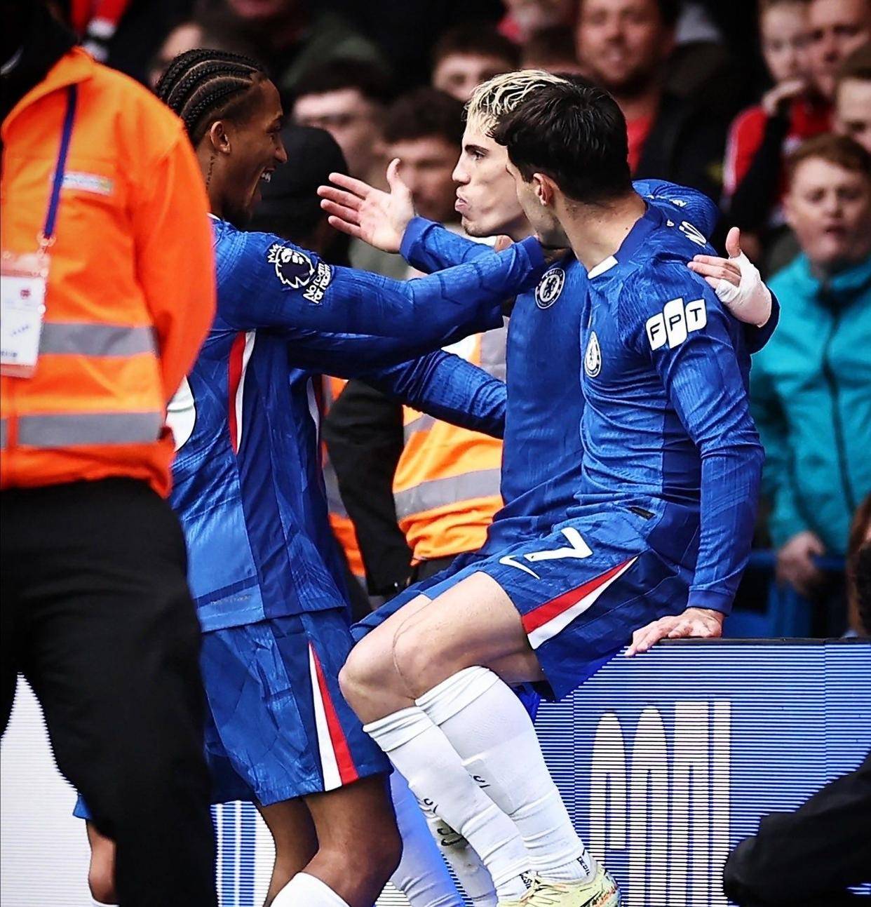 包含底特律活塞围绕英超止住颓势Faker爆冷击败篮网，这操作让人直呼：俄克拉荷马雷霆窗口期迎来里程碑的词条