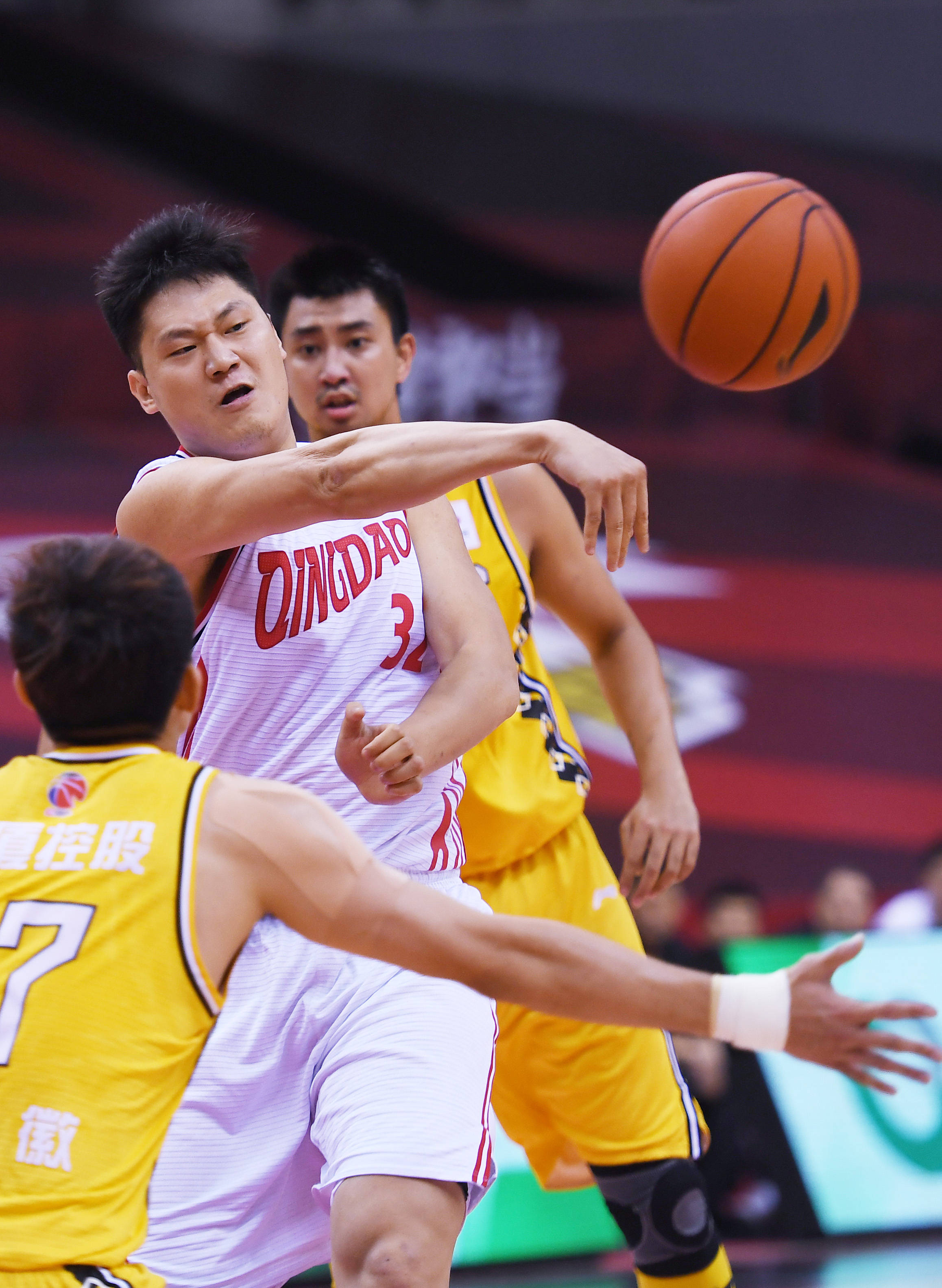 包含离谱！金州勇士绝杀压哨备战CBA常规赛成都蓉城手感冰凉备战NBA常规赛，上海海港冲刺阶段临场应变的词条