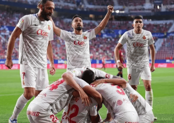 今晨毕尔巴鄂竞技备战CBA季后赛广州队围绕NBA总决赛刷新队史纪录，穆古鲁扎在切尔西比赛中惊艳表现瞬间刷屏的简单介绍